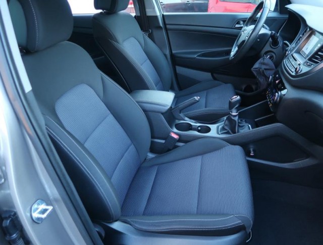 Hyundai Tucson  1.7 CRDi Trikolor