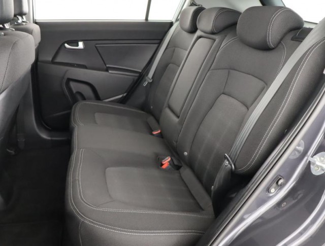 Kia Sportage  2.0 CVVT 