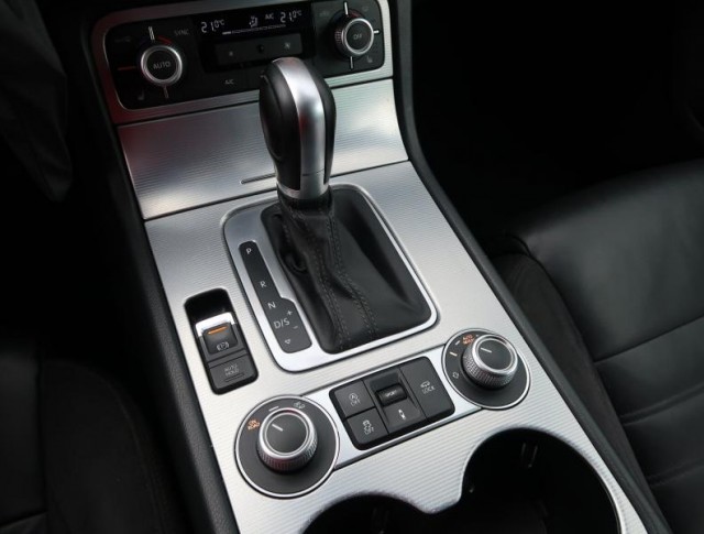 Volkswagen Touareg  3.0 TDI R-Line