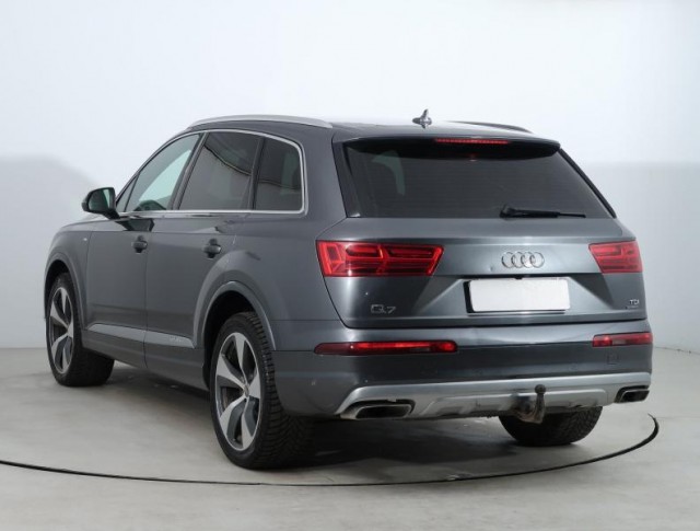 Audi Q7  3.0 TDI S-Line