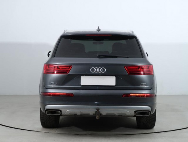 Audi Q7  3.0 TDI S-Line