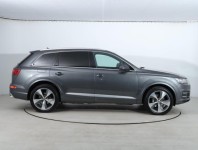 Audi Q7  3.0 TDI S-Line
