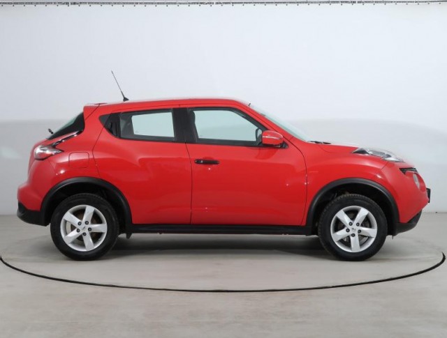 Nissan Juke  1.6 i 