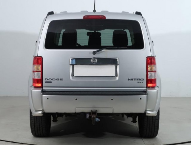 Dodge Nitro  2.8 CRD 