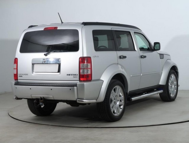Dodge Nitro  2.8 CRD 