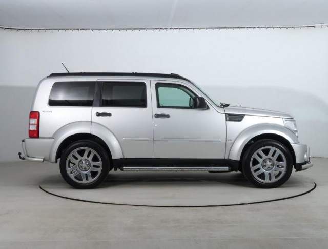 Dodge Nitro  2.8 CRD 