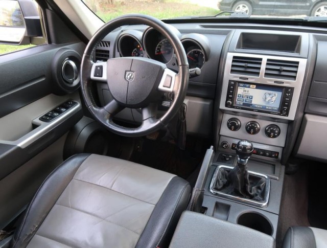Dodge Nitro  2.8 CRD 