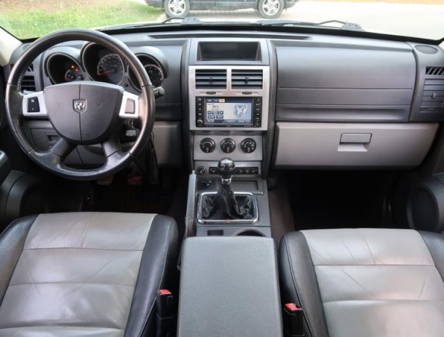 Dodge Nitro  2.8 CRD 