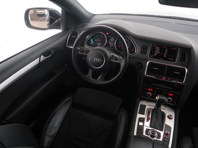 Audi Q7  3.0 TDI S-Line