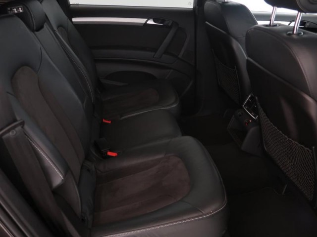 Audi Q7  3.0 TDI S-Line