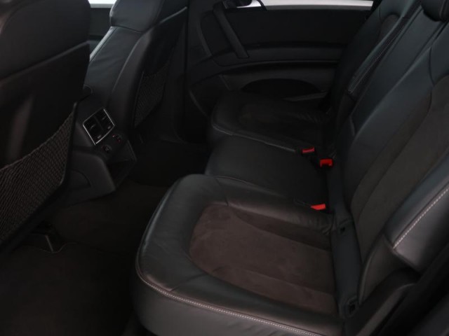 Audi Q7  3.0 TDI S-Line