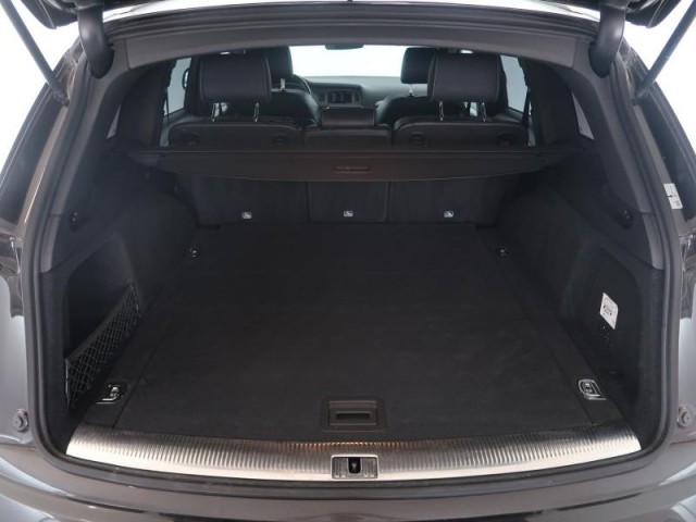 Audi Q7  3.0 TDI S-Line
