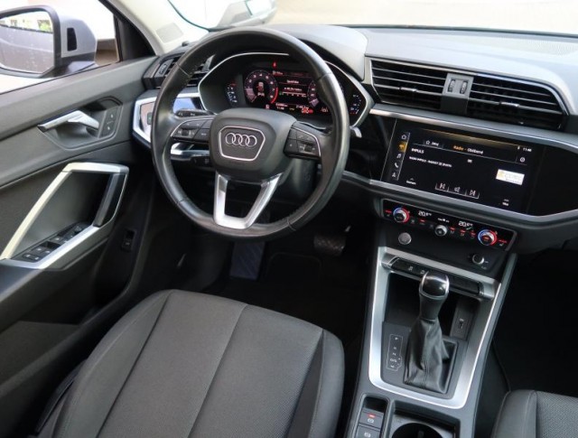 Audi Q3  40 TFSI 