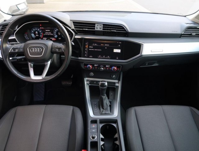 Audi Q3  40 TFSI 