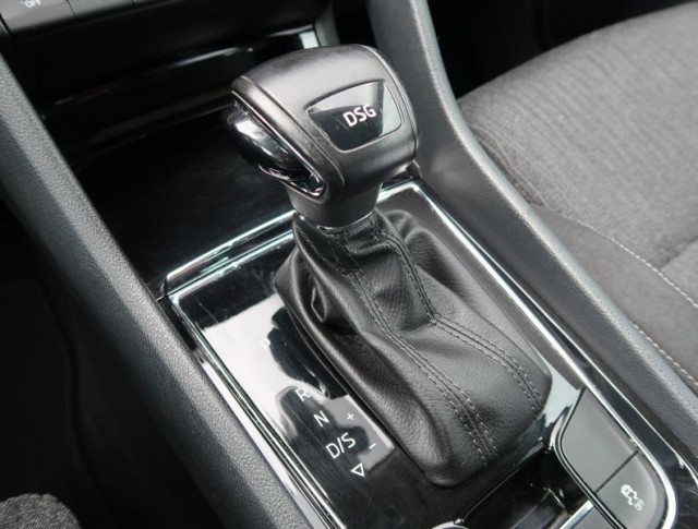 Škoda Karoq  1.5 TSI Style