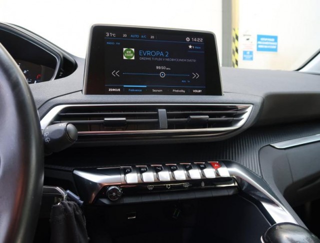 Peugeot 3008  1.2 PureTech 