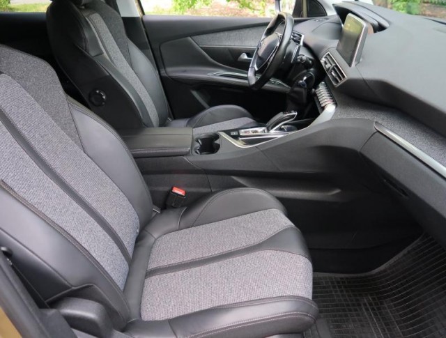 Peugeot 3008  1.6 BlueHDi Allure