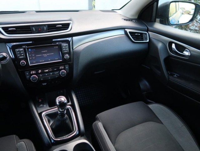 Nissan Qashqai  1.2 DIG-T 