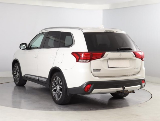 Mitsubishi Outlander  2.0 