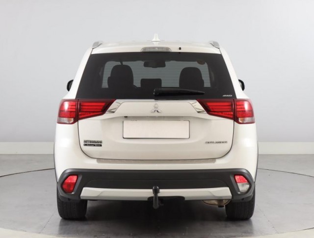 Mitsubishi Outlander  2.0 