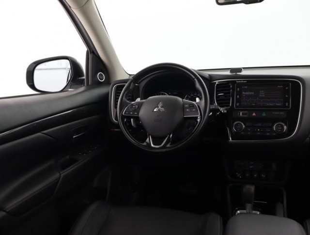 Mitsubishi Outlander  2.0 
