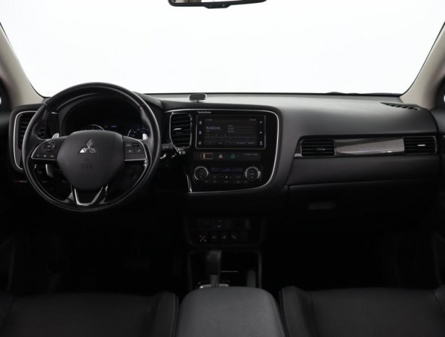Mitsubishi Outlander  2.0 