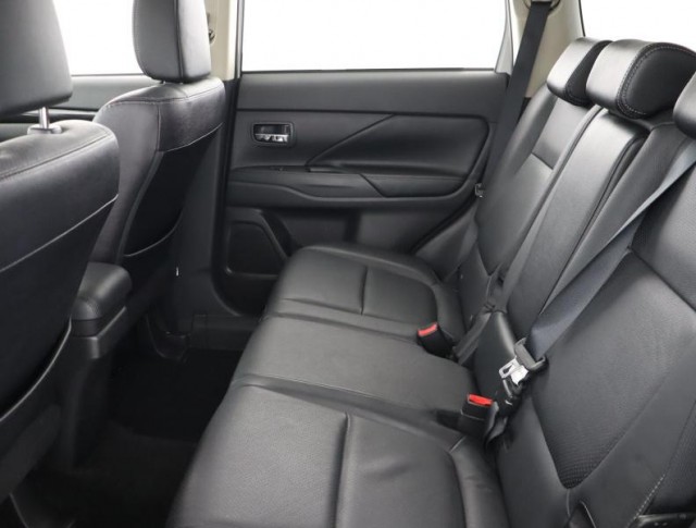 Mitsubishi Outlander  2.0 