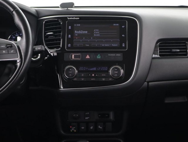 Mitsubishi Outlander  2.0 