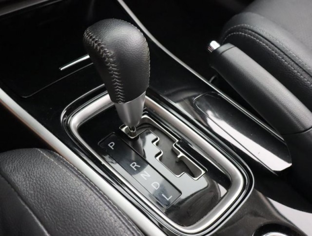Mitsubishi Outlander  2.0 
