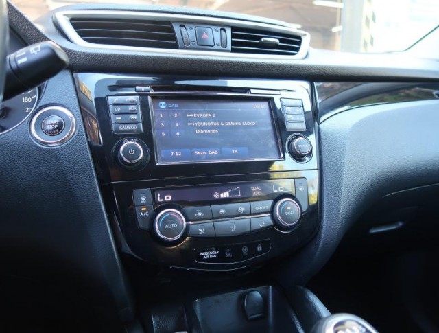 Nissan Qashqai  1.2 DIG-T 