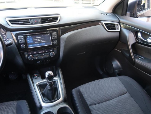 Nissan Qashqai  1.2 DIG-T 