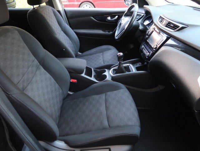 Nissan Qashqai  1.2 DIG-T 