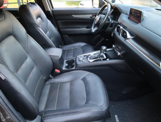 Mazda CX-5  2.5 Skyactiv-G Revolution TOP