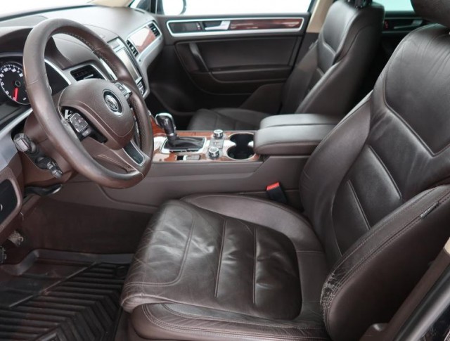 Volkswagen Touareg  3.0 TDI 