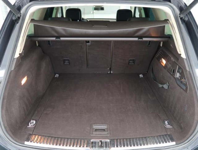 Volkswagen Touareg  3.0 TDI 