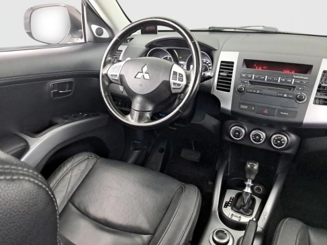 Mitsubishi Outlander  2.2 DI-D 