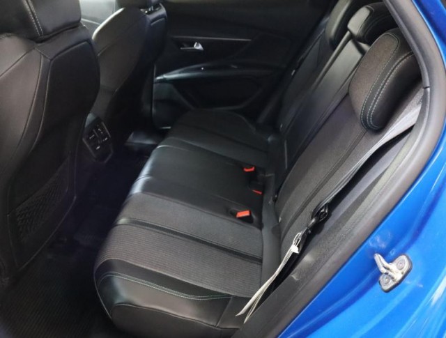 Peugeot 3008  1.2 PureTech 