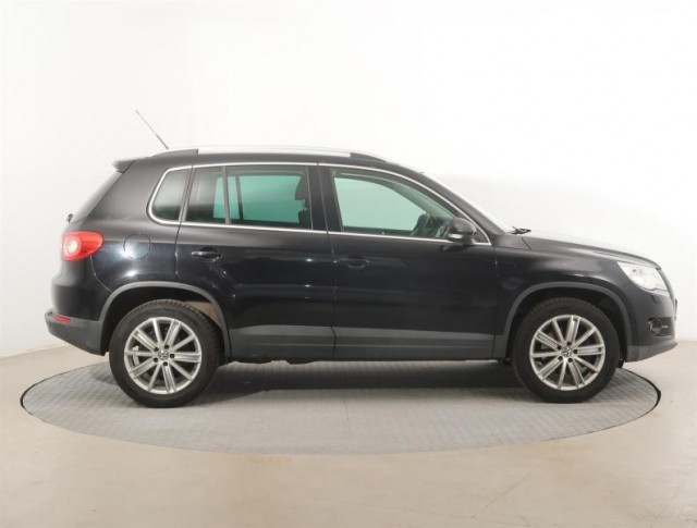 Volkswagen Tiguan  2.0 TSI 