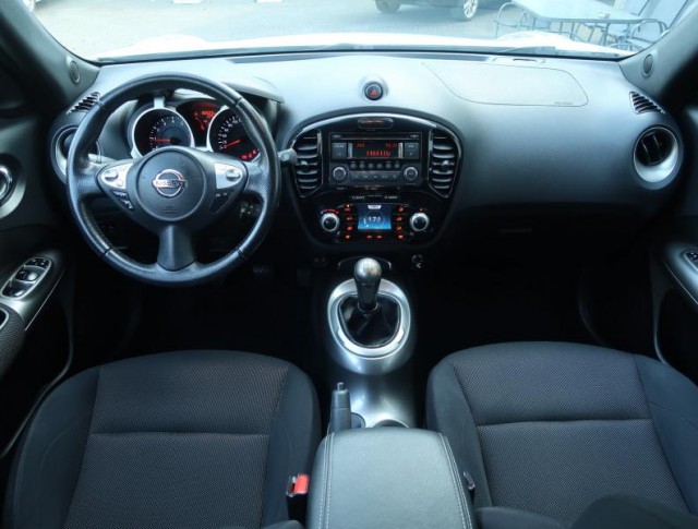 Nissan Juke  1.6 i 