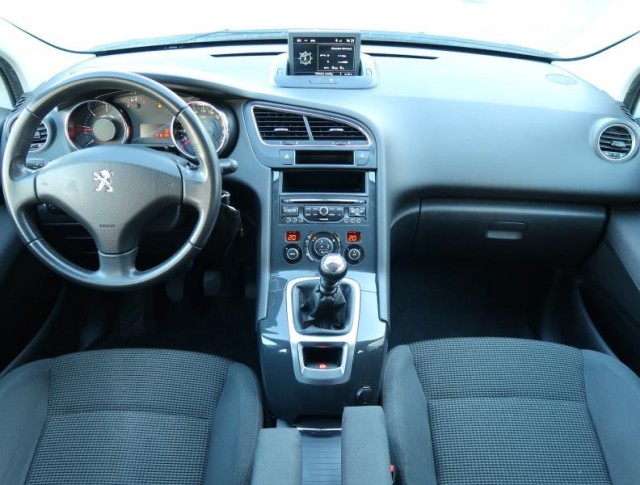 Peugeot 5008  2.0 BlueHDi 