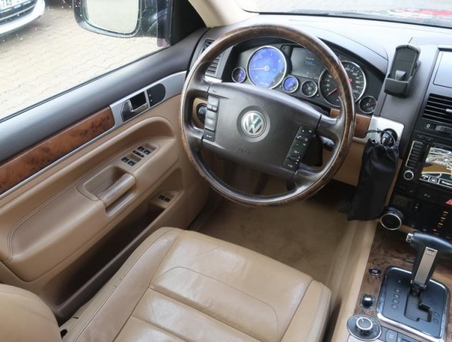 Volkswagen Touareg  3.0 TDI 