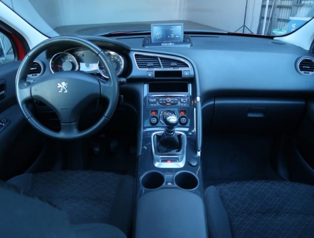 Peugeot 3008  2.0 HDi 