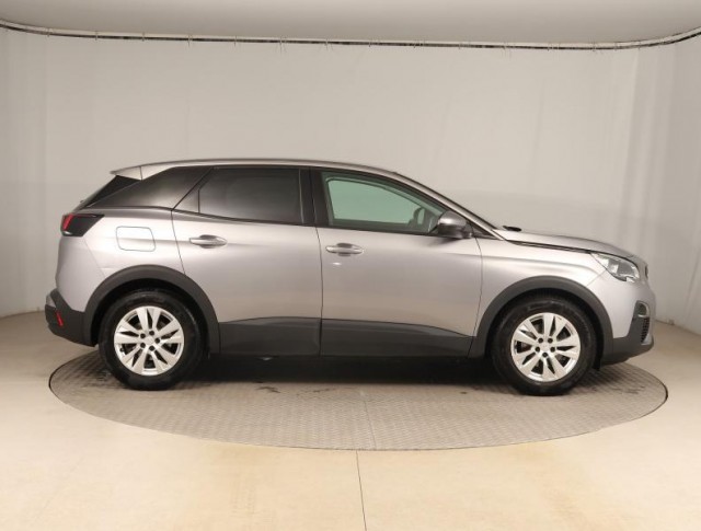 Peugeot 3008  1.5 BlueHDi 