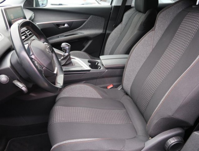 Peugeot 3008  1.5 BlueHDi 