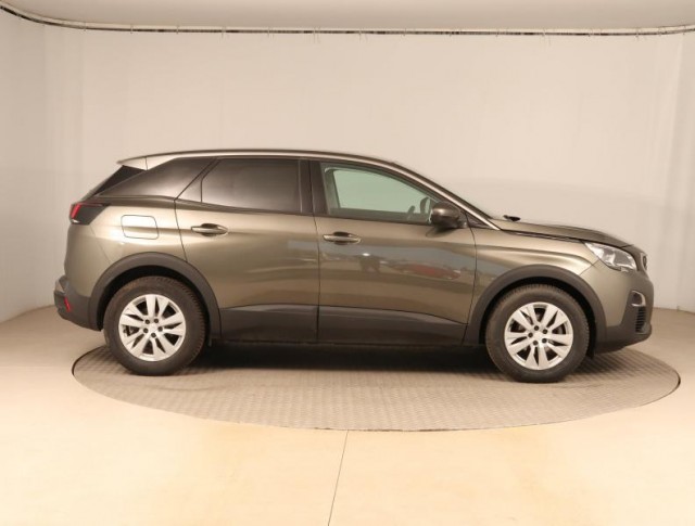 Peugeot 3008  1.5 BlueHDi 