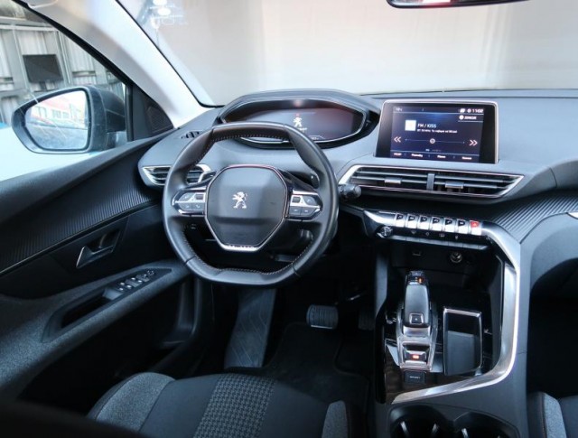 Peugeot 3008  1.5 BlueHDi 