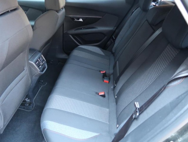 Peugeot 3008  1.5 BlueHDi 