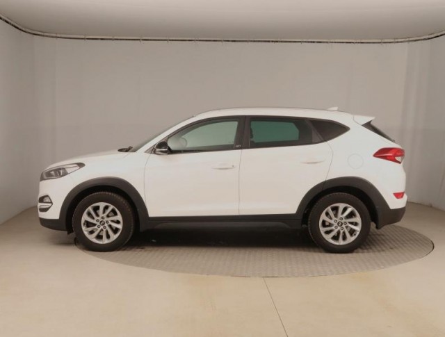Hyundai Tucson  1.7 CRDi Trikolor