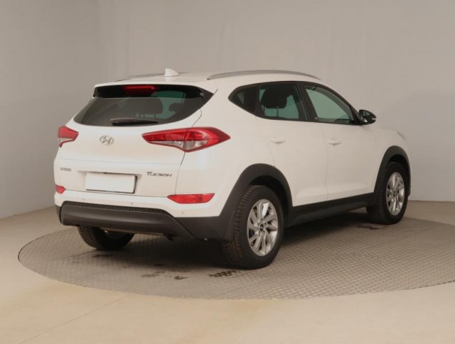 Hyundai Tucson  1.7 CRDi Trikolor