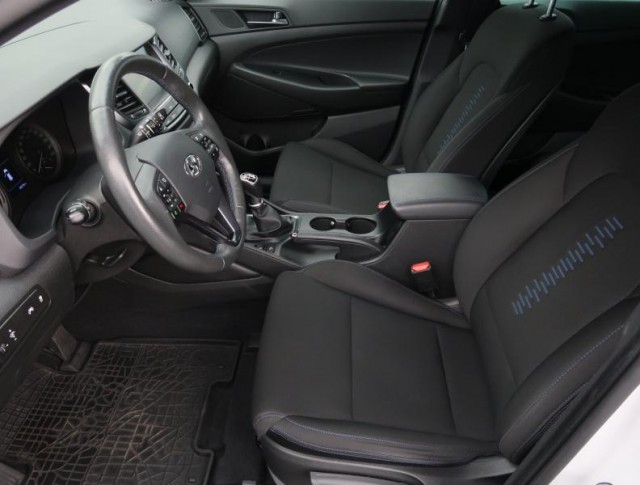Hyundai Tucson  1.7 CRDi Trikolor